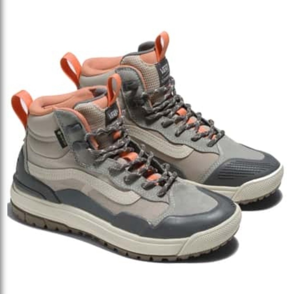 Vans Women's Ultrarange EXO HI Gore-Tex MTE-2 Hiking Shoes - women's size 9.5